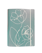 Carica l'immagine nel visualizzatore di Gallery, Agenda flessibile 9x14 giornaliera 2023 in ecopelle "Love everyday" InTempo (disponibile in quattrocolori)