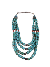 Carica l'immagine nel visualizzatore di Gallery, Collana a cascata in turchese e corallo con elementi in argento