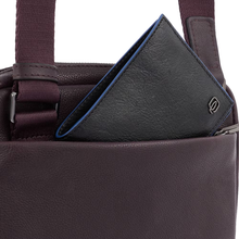 Carica l'immagine nel visualizzatore di Gallery, Borsello in pelle porta iPad con RFID e tasca per CONNEQU Ronnie Piquadro marrone