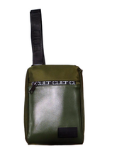Carica l'immagine nel visualizzatore di Gallery, Borsello a tracolla in tessuto tecnico e ecopelle "Cult" verde