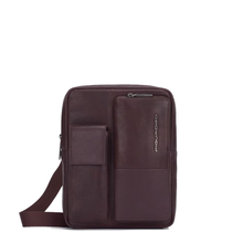 Carica l'immagine nel visualizzatore di Gallery, Borsello in pelle porta iPad con RFID e tasca per CONNEQU Ronnie Piquadro marrone