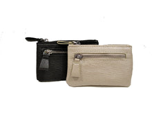 Carica l'immagine nel visualizzatore di Gallery, Portachiavi a bustina in similpelle saffiano InTempo (disponibile in due colori)