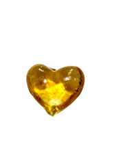 Carica l'immagine nel visualizzatore di Gallery, Cuoricini in vetro colorato giallo trasparente