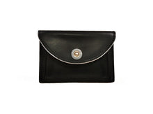 Carica l'immagine nel visualizzatore di Gallery, Portamonete a bustina in pelle con bottone A. G. Spalding & Bros