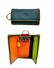 Carica l'immagine nel visualizzatore di Gallery, Portachiavi a libretto in pelle Carraro OTTANIO