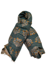 Carica l'immagine nel visualizzatore di Gallery, Sciarpa con motivo floreale antico Jondal Vestopazzo verde