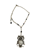 Carica l'immagine nel visualizzatore di Gallery, Collana in Zama e pietre dure con pendente Gufo Stella by Naturca