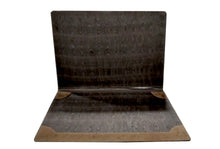 Carica l'immagine nel visualizzatore di Gallery, Sottomano in pelle a due spacchi Delta MarkiaroSottomano in pelle a due spacchi Delta Markiaro