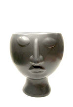 Carica l'immagine nel visualizzatore di Gallery, Vaso porta piante "Viso" medio Hoff Interieur