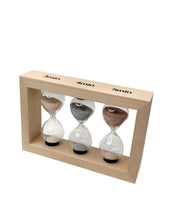 Carica l'immagine nel visualizzatore di Gallery, Clessidra multipla con struttura in legno e sabbia minerale