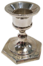 Carica l'immagine nel visualizzatore di Gallery, Portacandela in Sheffield con piede alto e base esagonale Jordan Collection