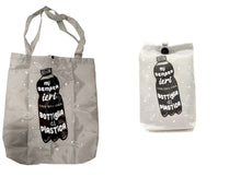 Carica l'immagine nel visualizzatore di Gallery, Borsa da shopping richiudibile in plastica riciclata con custodia GRIGIA: Mi sembra ieri che ero una bottiglia di plastica