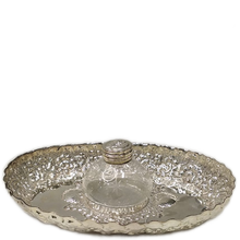 Carica l'immagine nel visualizzatore di Gallery, Set vassoio con calamaio Jordan Sheffield Collection