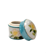 Carica l'immagine nel visualizzatore di Gallery, Scatolina tonda in ceramica decorata Hoff Design