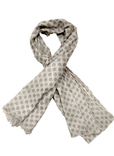 Carica l'immagine nel visualizzatore di Gallery, Sciarpa foulard Microfantasia Giglio Rinascimentale Compton