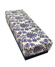 Carica l'immagine nel visualizzatore di Gallery, Set da tre Saponi artigianali con scatola regalo decorata "Rossi 1931"