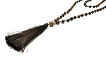 Carica l'immagine nel visualizzatore di Gallery, Collana rosario in occhio di tigre con tassel