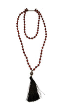 Carica l'immagine nel visualizzatore di Gallery, Collana rosario in corniola con tassel