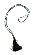 Carica l'immagine nel visualizzatore di Gallery, Collana rosario in calcedonio con tassel