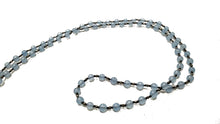 Carica l'immagine nel visualizzatore di Gallery, Collana rosario in calcedonio con tassel