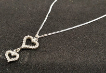 Carica l'immagine nel visualizzatore di Gallery, Girocollo placcato argento con pendente "Cuori Silhouette" Vestopazzo