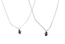 Carica l'immagine nel visualizzatore di Gallery, Girocollo placcato argento "Bimbi" Vestopazzo