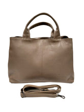 Carica l'immagine nel visualizzatore di Gallery, Borsa a mano in vitello bottalato soft grain "Olivia Medium" Pelletteria Veneta