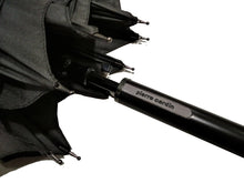 Carica l'immagine nel visualizzatore di Gallery, Ombrello lungo con apertura automatica e manico in resina "Long AC Black Line" Pierre Cardin