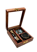 Carica l'immagine nel visualizzatore di Gallery, Cofanetto in legno con clessidra, bussola e lente filatelica Authentic Models