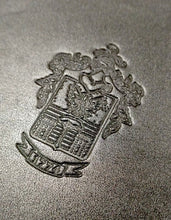 Carica l'immagine nel visualizzatore di Gallery, Scatola cofanetto portapenne in legno e pelle "Pineider"