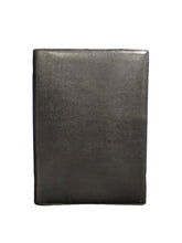 Carica l'immagine nel visualizzatore di Gallery, Guaina in pelle saffiano con agenda settimanale 15x21 "Pineider"
