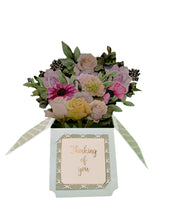 Carica l'immagine nel visualizzatore di Gallery, Cartoncino d'auguri floreale 3d "Thinking of You" Florever Origamo