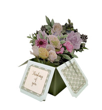Carica l'immagine nel visualizzatore di Gallery, Cartoncino d'auguri floreale 3d "Thinking of You" Florever Origamo