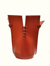 Carica l'immagine nel visualizzatore di Gallery, Cestino gettacarte in cuoio "RubinoCuoio"