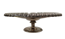 Carica l'immagine nel visualizzatore di Gallery, Alzatina cesellata in Sfeffield con decorazione "Temperantia" Fani Antiques