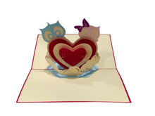 Carica l'immagine nel visualizzatore di Gallery, Cartoncino d'auguri tridimensionale Origamo": "Gufetti Innamorati"