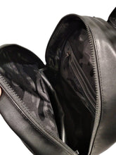 Carica l'immagine nel visualizzatore di Gallery, Zaino in ecopelle reversibile "CULT"