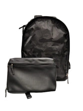 Carica l'immagine nel visualizzatore di Gallery, Zaino in ecopelle reversibile con pochette asportabile "CULT"