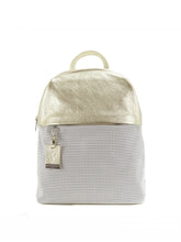 Carica l'immagine nel visualizzatore di Gallery, Zaino da passeggio in pelle con inserto traforato " Pelletteria Veneta platino
