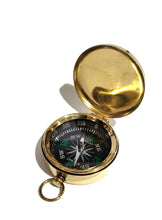 Carica l'immagine nel visualizzatore di Gallery, Bussola con coperchio a cardine in ottone