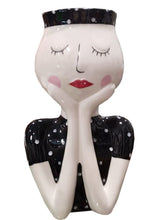 Carica l'immagine nel visualizzatore di Gallery, Vaso in ceramica smaltata "Lady" grande