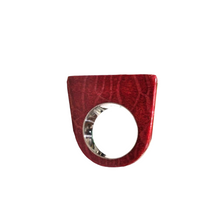 Carica l'immagine nel visualizzatore di Gallery, Anello in argento e madrepora