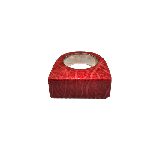 Anello in argento e madrepora