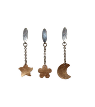Carica l'immagine nel visualizzatore di Gallery, Orecchini pendenti in argento e laminato rame con charms