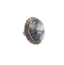 Carica l'immagine nel visualizzatore di Gallery, Anello in argento con cabochon in ossidiana neve