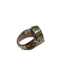 Carica l'immagine nel visualizzatore di Gallery, Anello sigillo in argento bicolore