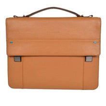 Carica l'immagine nel visualizzatore di Gallery, Cartella portapc 13" con patta in pelle Pike Piquadro (disponibile in due colori)