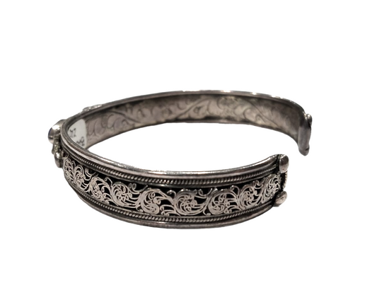 Bracciale rigido in argento con castoni in lapislazzuli