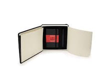 Carica l'immagine nel visualizzatore di Gallery, Set quaderno a righe con copertine rigida e penna roller Moleskine"