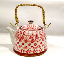 Carica l'immagine nel visualizzatore di Gallery, Teiera in porcellana decorata rosso